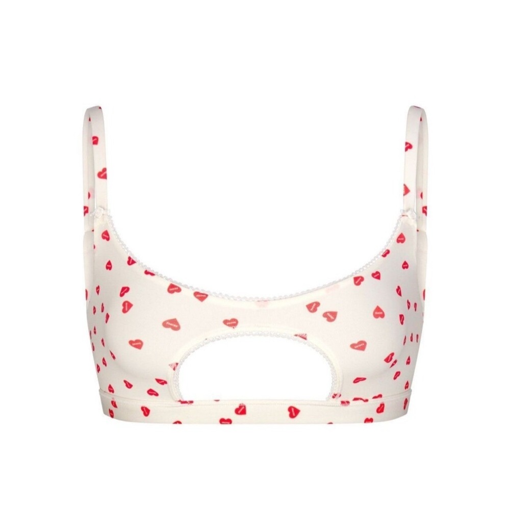NWT - SKIMS - FITS EVERYBODY CUT OUT SCOOP BRALETTE